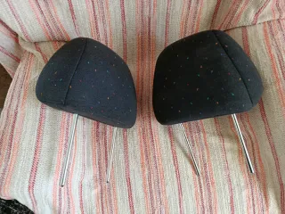 Pareja reposacabezas coche