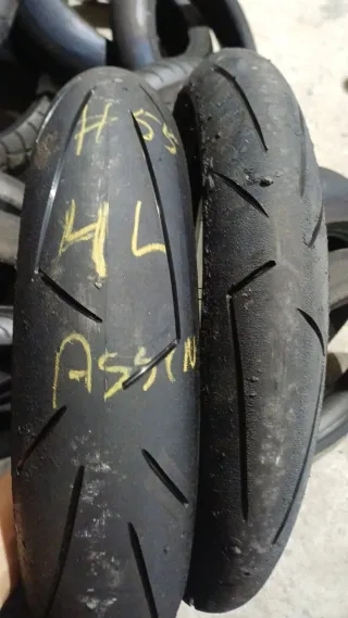 Neumáticos de moto slicks rayados 17