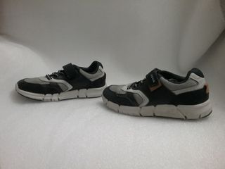 Zapatillas deportivas niño GEOX. Talla33