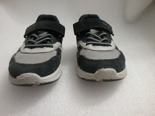 Zapatillas deportivas niño GEOX. Talla33