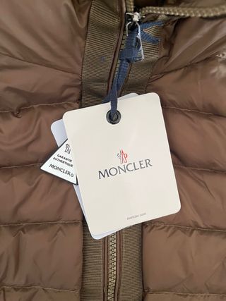Chaqueta Moncler Marrón con Capucha