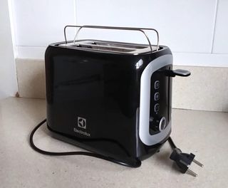 Tostadora Electrolux EAT3300 Negra