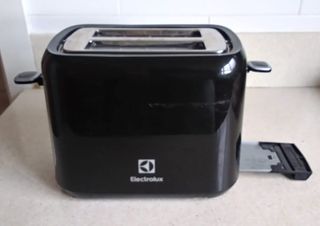 Tostadora Electrolux EAT3300 Negra