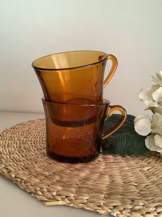 Tazas vintage de cristal ámbar