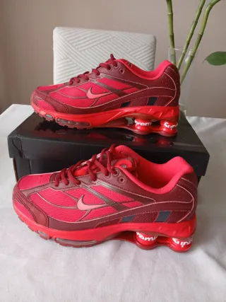 Nike Shox R4 x Supreme Rojas
