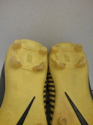 Zapatillas Fútbol Nike Talla 37.5 Gris Dorado