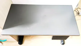 Scrivania da Ufficio con Cassettiera Integrata