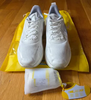 Zapatillas Blancas  One Mix Talla 44