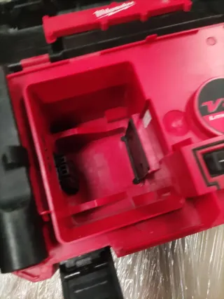 Aspiradora Milwaukee Roja y Negra