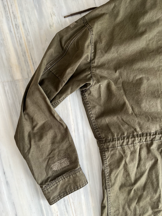 Parka Zara Man verde con capucha