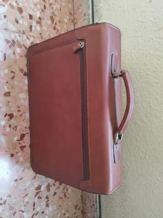 Maletín Dustin Marrón