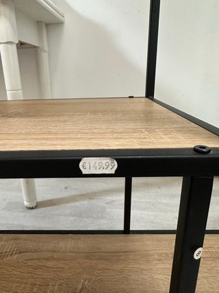 Estantería Industrial Negra y Madera.