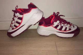 Zapatillas Fila Morado y Blanco