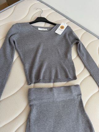Conjunto punto gris falda y jersey