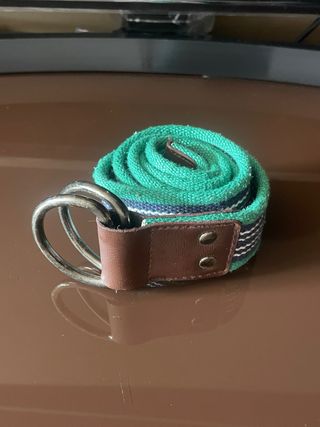 Cinturón de tela verde y multicolor