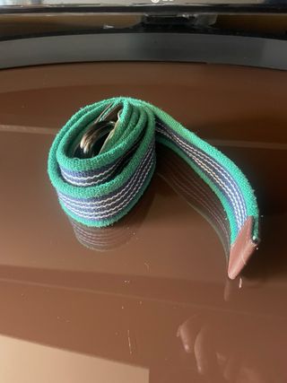 Cinturón de tela verde y multicolor