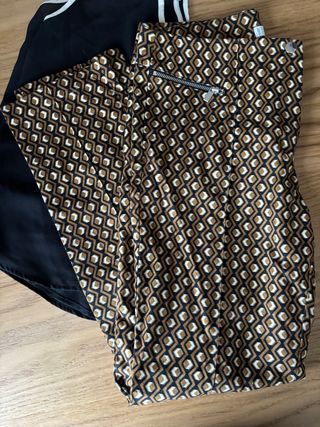 Pantalón estampado geométrico
