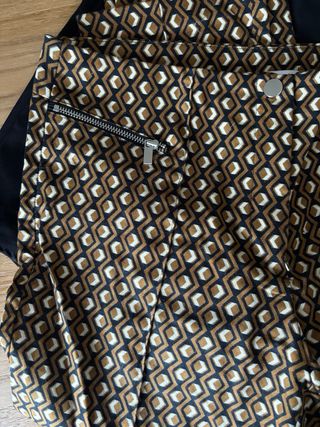 Pantalón estampado geométrico