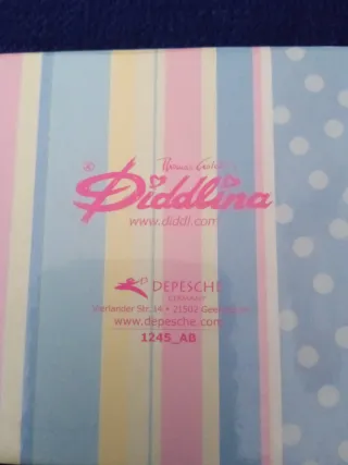 Caja Diddl con hojas para notas rosas a estrenar