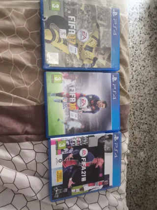 Lote 3 Giochi FIFA PS4: 17, 16, 21