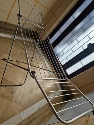 Tendedero plegable metálico