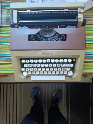 Máquina de escribir Olivetti L20