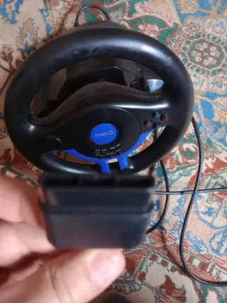 Volante Logic3 para videojuegos