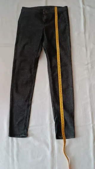 Pantalón elástico gris