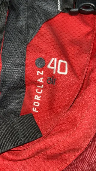 Mochila Quechua Grande Roja y Negra