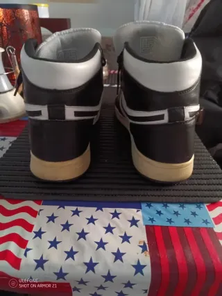 Zapatillas Jordan Hombre Negras y Blancas