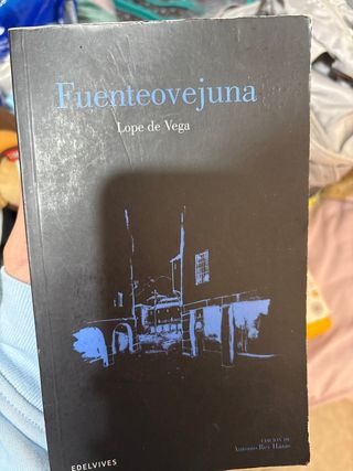 Fuenteovejuna (Clasicos Hispanicos) (Spanish Ed...