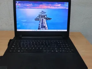 Portátil Lenovo Negro