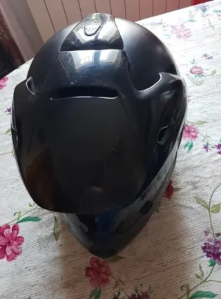 Casco de moto negro