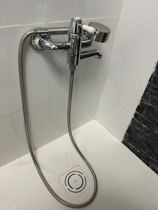 Mueble lavabo, espejo, bidet y grifería