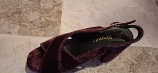 Sandalias plataforma terciopelo púrpura talla 38