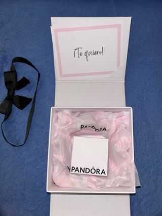 Anillo Plateado Pandora Corazón.