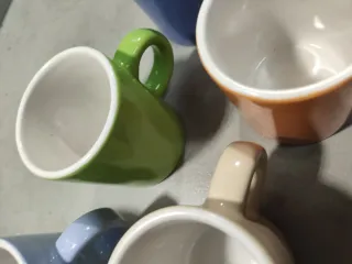 5 Tazas de cerámica de colores