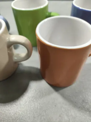 5 Tazas de cerámica de colores