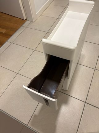 Mobiletto bianco con doppio cassetto