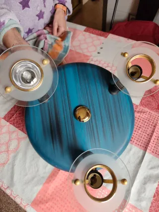 Lámpara colgante dorada y blanca salón y dormitori