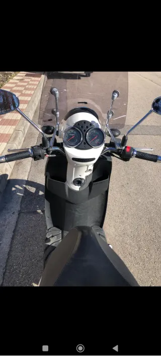 Piaggio Carnaby 300ie Scooter