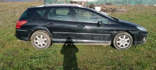 Peugeot familiar negro