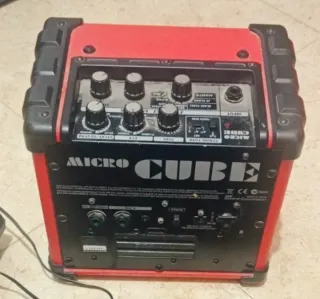 Amplificador Roland Micro Cube Rojo