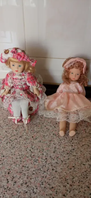 Due bambole vintage in porcellana