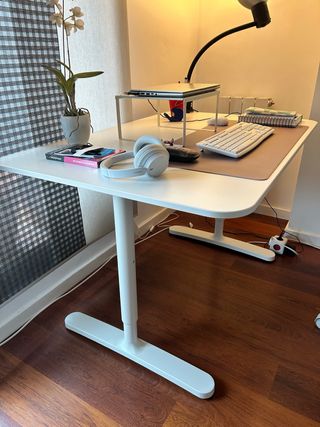 Escritorio Ikea BEKANT Blanco. Está como nuevo.