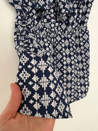 Vestido estampado azul y blanco