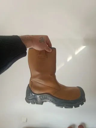 Botas de piel con punta de hierro