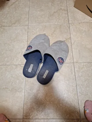 Ciabatte usate grigie e blu
