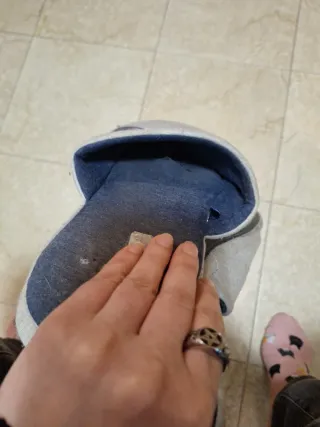 Ciabatte usate grigie e blu