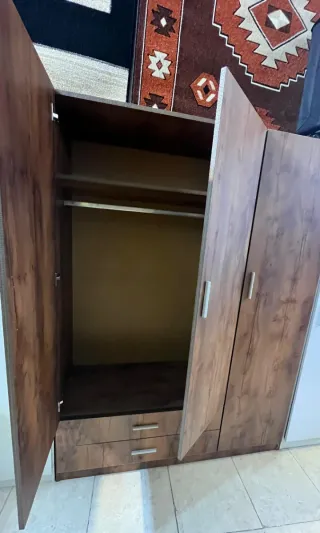 Armario 3 puertas y 2 cajones